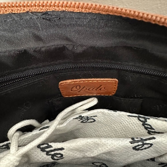 NWOT leather Opale crossbody bag | Perfect Fall Bag | Christmas Gift - Picture 4 of 6